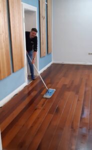Bodenpflege mit DomoNatur Bodenseife