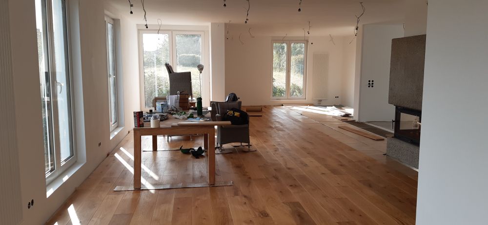 Geölte Massivholzdielen aus Eiche im Spannsystem ohne Kleber